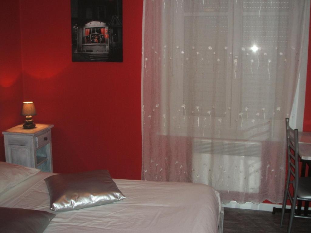 Hotel Des Cotes De Meuse Saint-Maurice-sous-les-Côtes Zimmer foto
