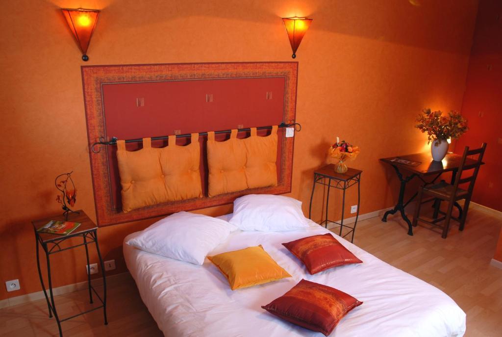 Hotel Des Cotes De Meuse Saint-Maurice-sous-les-Côtes Zimmer foto